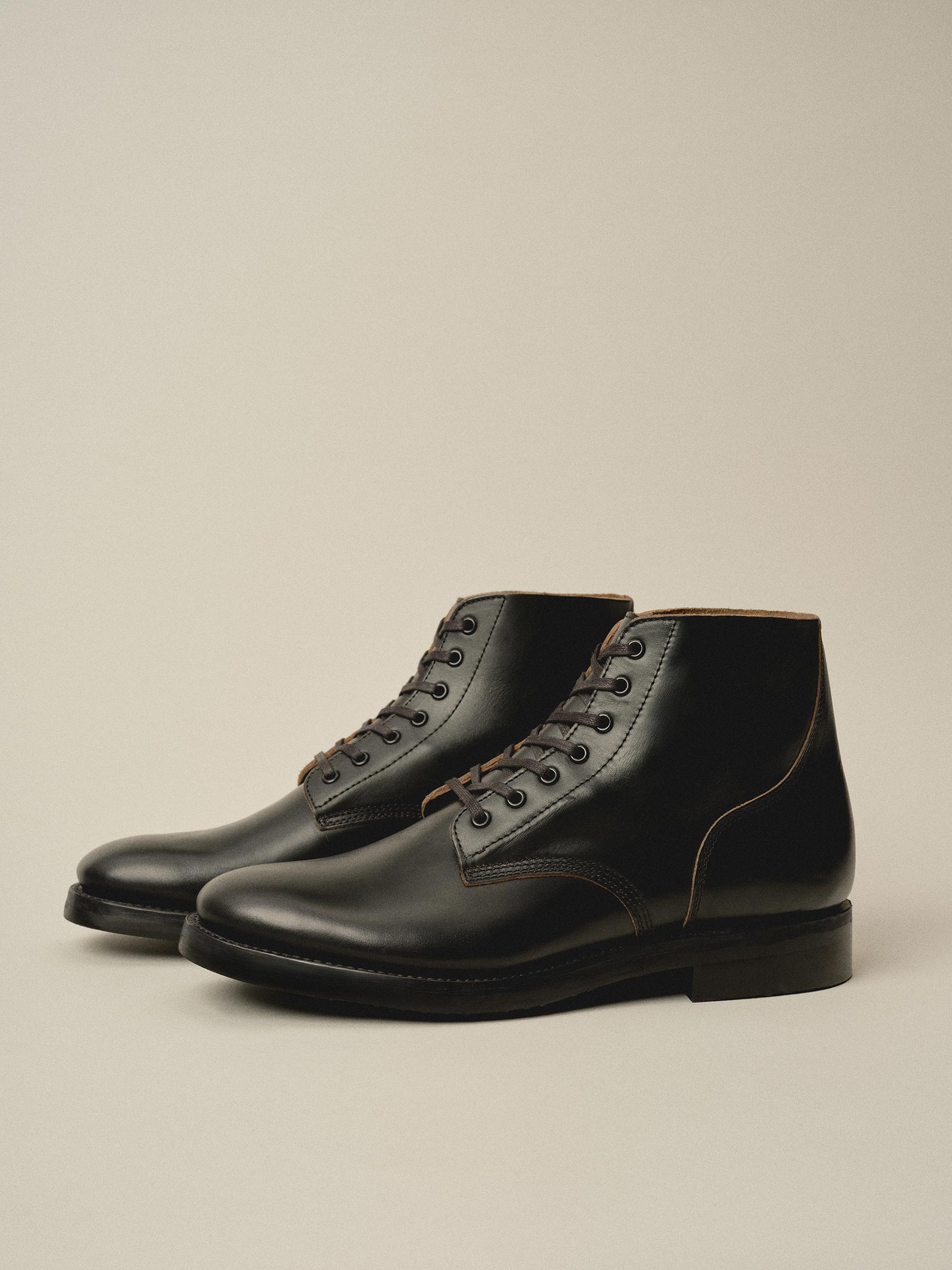 Black Chromexcel Boondocker Boot