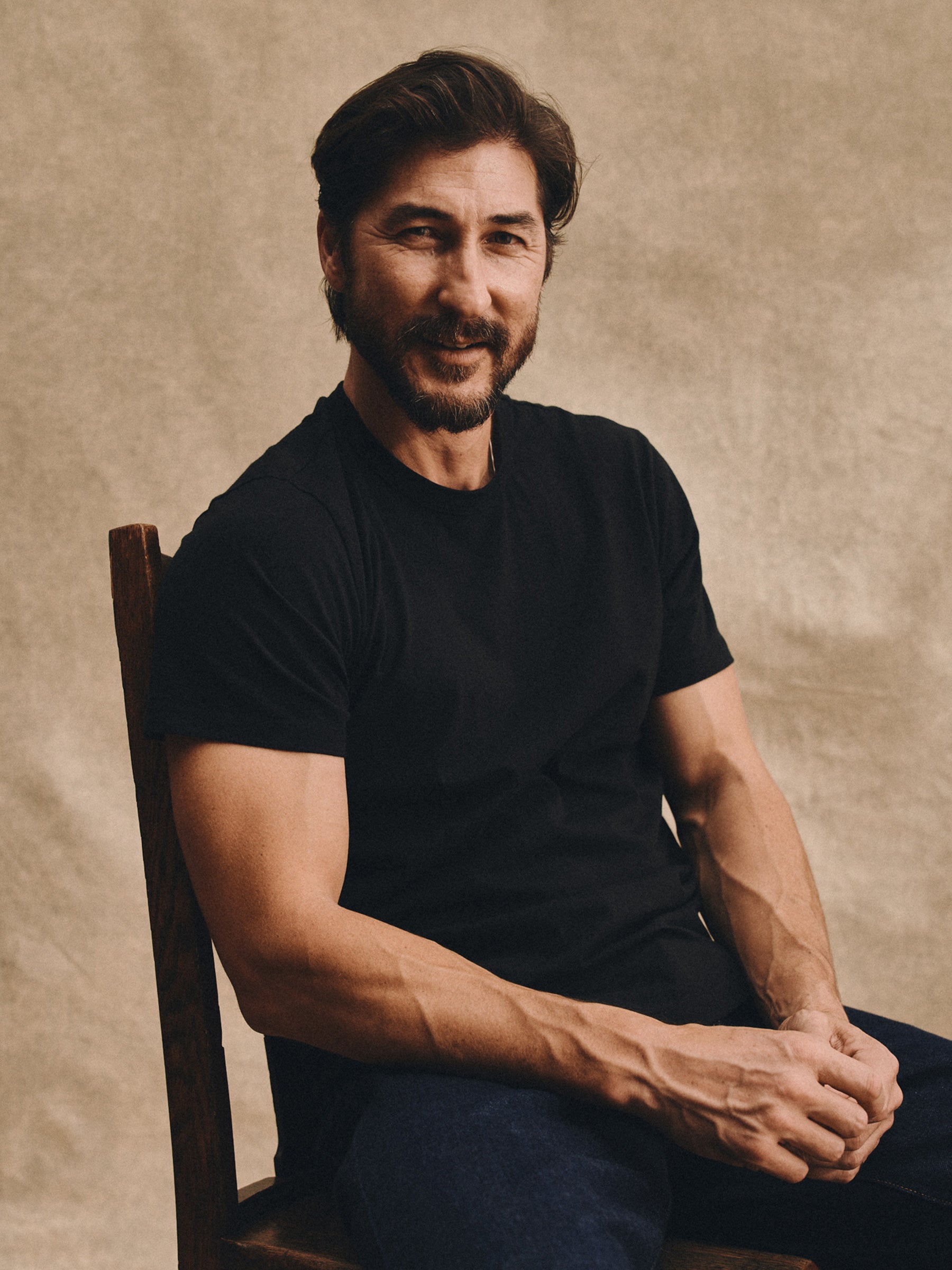 Alternative view of Black Pima Curved Hem Tee