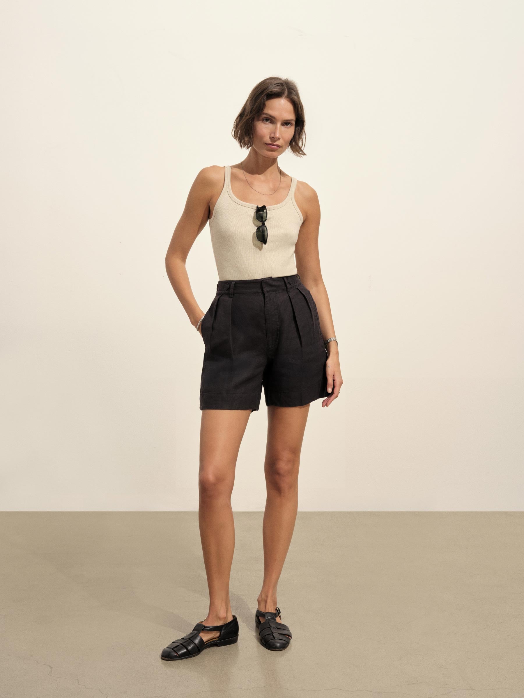 Alternative view of Black Riviera Linen Pleated Short