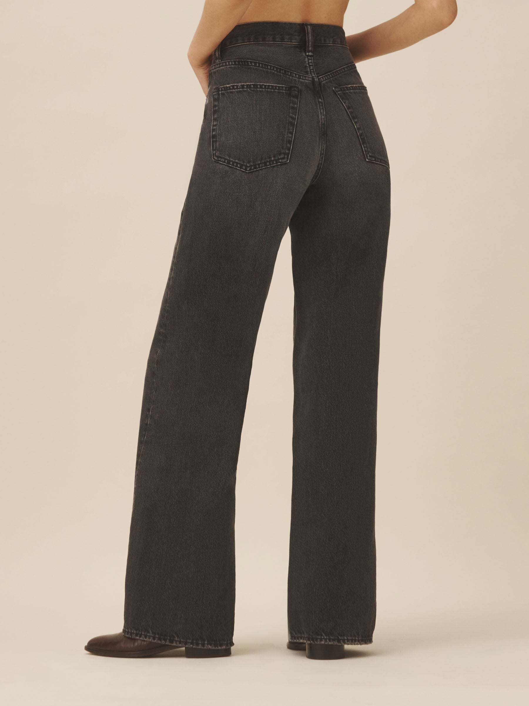 B014 Jet Set Jean - Image 6