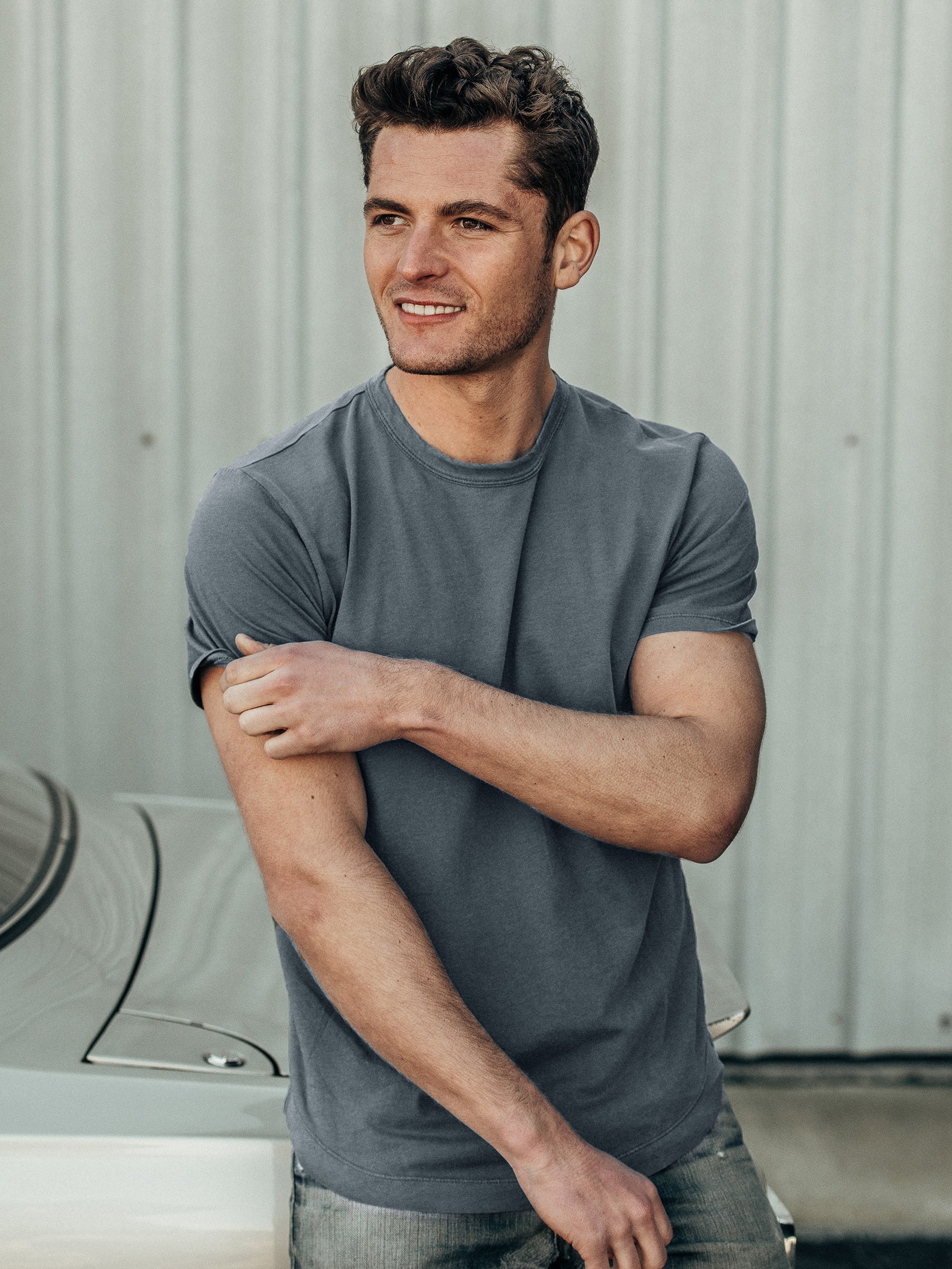 Alternative view of Faded Black Venice Wash Pima Curved Hem Tee